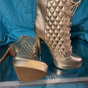 Elegant Gold Quilted Lace-Up Ankle Boots